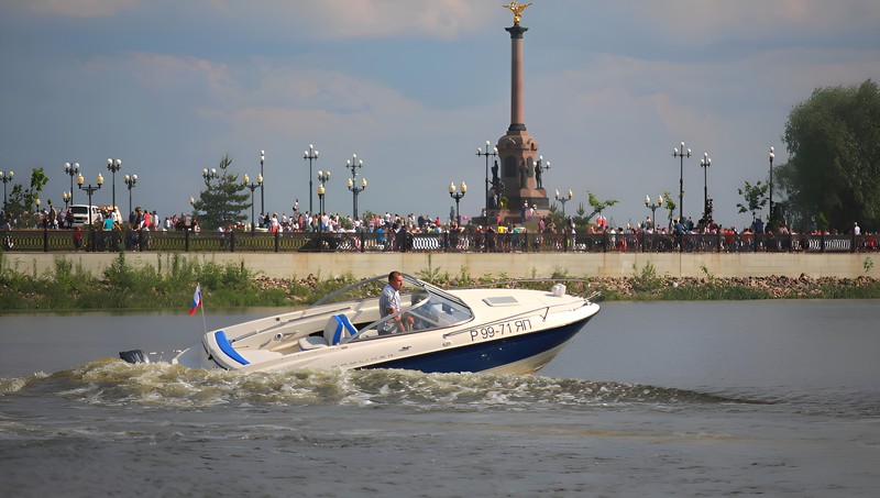 Водная прогулка-экскурсия по Ярославлю