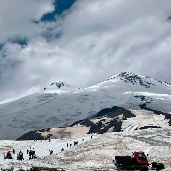 Эльбрус, ущелье Адыр-Су, Гижгит и Поляна нарзанов: поездка из Кисловодска в мини-группе – групповая экскурсия