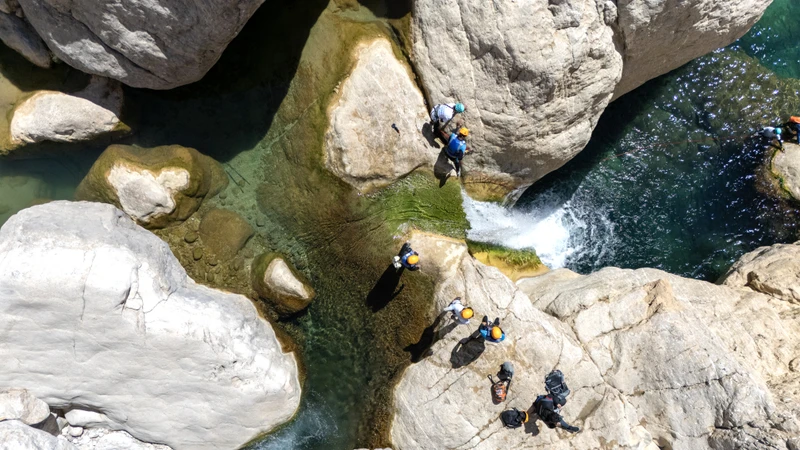 Индивидуальный джип-тур по Оману с водными активностями, каньонингом и виа феррата – авторский тур