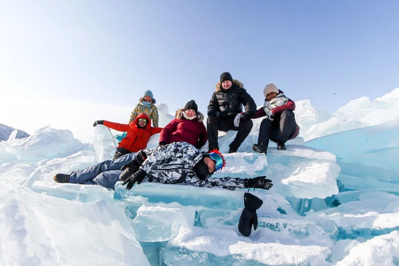 Расслабленное путешествие на Байкал с опциональными экскурсиями: Ольхон, Листвянка и много льда