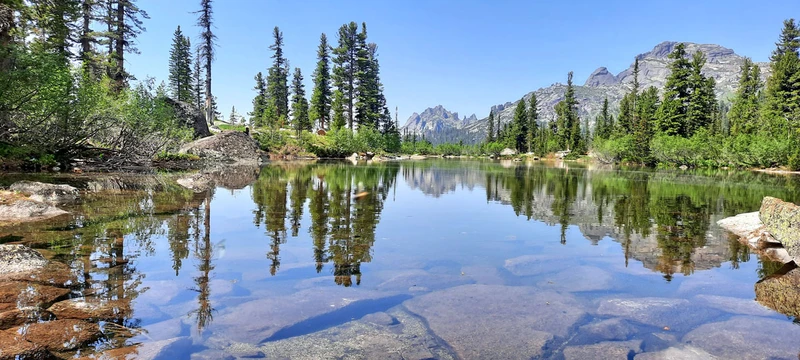 Треккинг налегке по тропам парка «Ергаки» с проживанием в гостинице – авторский тур