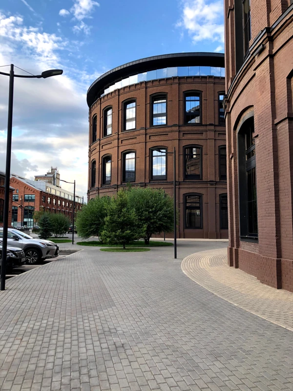 Неожиданные Сыромятники: индустриальные гиганты, арт-пространства и Спасо-Андроников монастырь – индивидуальная экскурсия