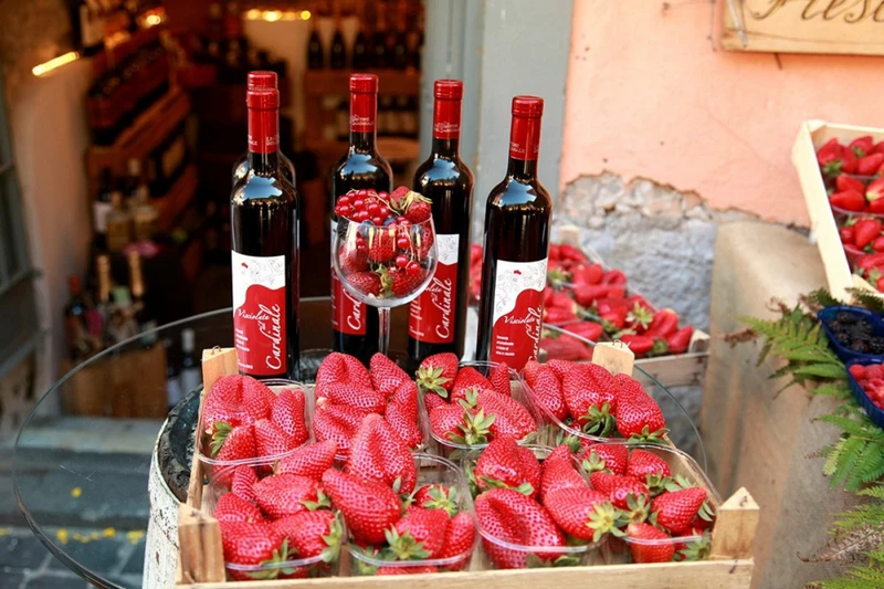 Из Рима — в земляничное царство Неми и Кастель Гандольфо – индивидуальная экскурсия