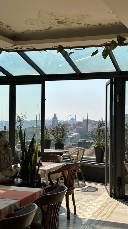 За занавесками Стамбула: аудиогид по районам Джихангир и Каракёй – индивидуальная экскурсия