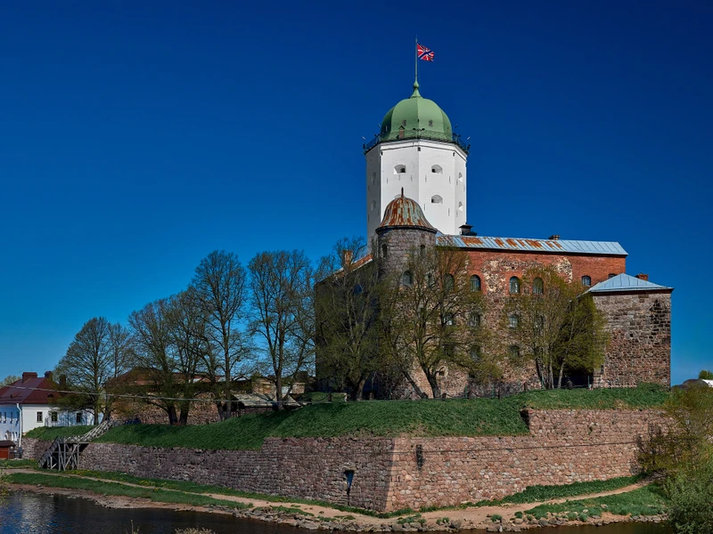 Яркий день в Выборге: замок, водная прогулка и дегустации – групповая экскурсия