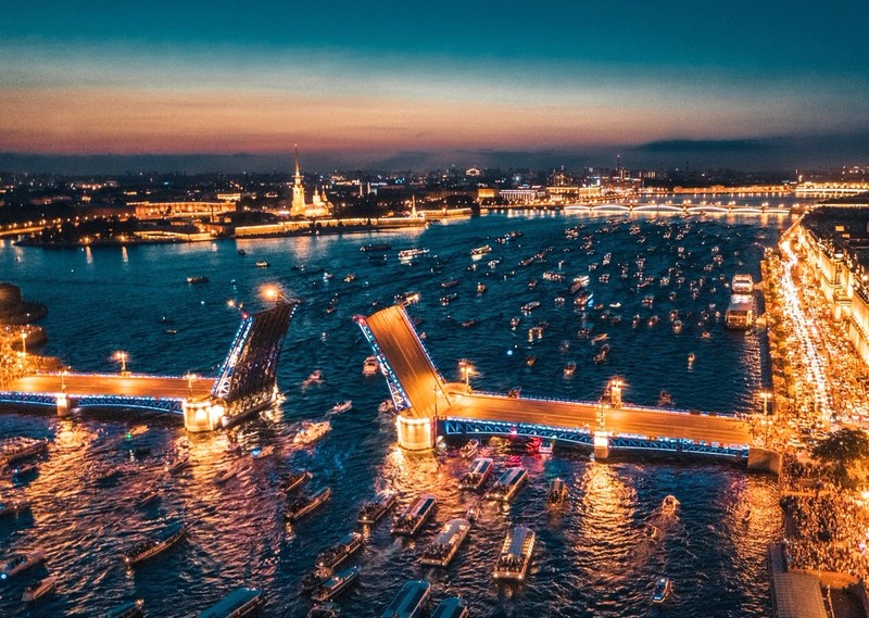 Водная прогулка с аудиогидом на развод мостов – групповая экскурсия