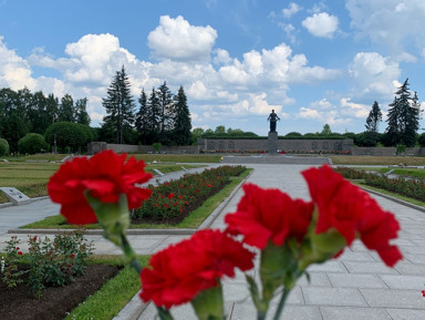 Места памяти блокадного Ленинграда + Пискарёвское кладбище – индивидуальная экскурсия