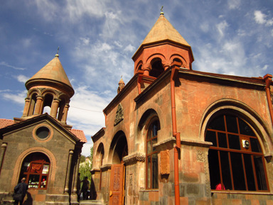 Христианские святыни, современные парки и персидская мечеть – групповая экскурсия