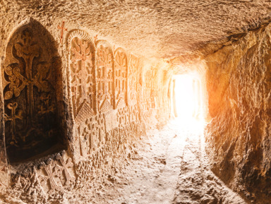 Арка Чаренца, языческий храм Гарни, пещерный монастырь Гегард – индивидуальная экскурсия