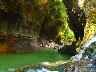 Путешествие в каньон Мартвили и пещеру Прометея из Кобулети – индивидуальная экскурсия
