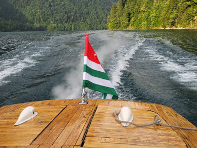Путешествие по Абхазии - озеро Рица ( группа до 8 человек) из Сочи  – групповая экскурсия