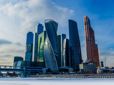 К небоскрёбам «Москва-Сити» на речном трамвае и кофе на уровне облаков – групповая экскурсия