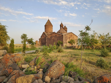 Сагмосаванк, Амберд, памятник армянскому алфавиту и винодельня – индивидуальная экскурсия