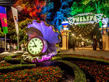 Обзорный тур по Сочи с гидом: дача Сталина, парк Ривьера (из Адлера) – групповая экскурсия