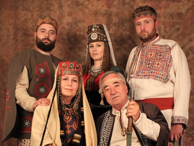 Шелк, керамика, костюмы: мастер-класс в Ереване – индивидуальная экскурсия