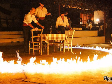 Критский вечер в деревне Карузанос из района Ираклиона – групповая экскурсия