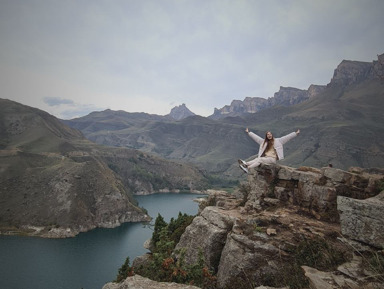 Арт-пикник в горах у озера Гижгит с гидом-художником – групповая экскурсия