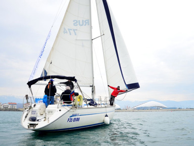 Морская прогулка на белой парусной яхте в мини-группе – групповая экскурсия
