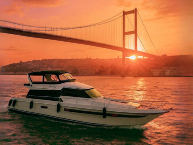 Босфор: Закат или Дневной тур на роскошной яхте с  аудиогидом и закусками – групповая экскурсия