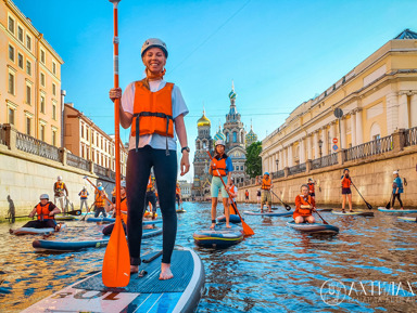 Прогулка на SUP-доске по историческому центру Петербурга – групповая экскурсия