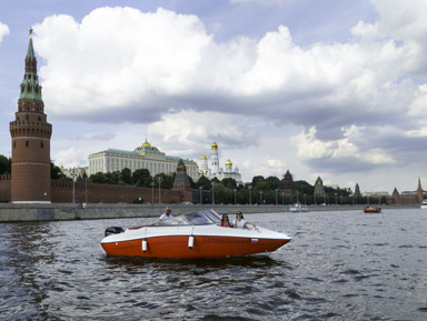 По центру Москвы на катере «Стремительный» с капитаном (3 часа) – индивидуальная экскурсия