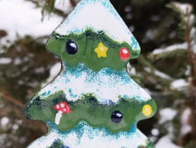 Экскурсия и мастер-класс по росписи ёлочной игрушки