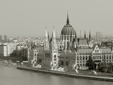 Разобраться в кровавых событиях Будапешта 1956 года – индивидуальная экскурсия
