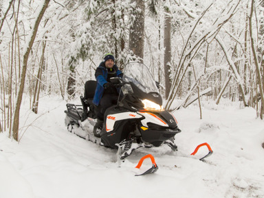 Снегоходный тур на мощной канадской технике – индивидуальная экскурсия