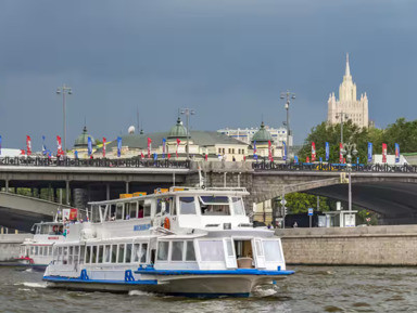 Кремлевская обзорная прогулка от Крымского моста (с ланчем) – групповая экскурсия