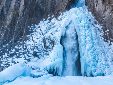 Джилы–Су — красота Приэльбрусья: Шаджатмаз, водопады, ущелье Харбас – групповая экскурсия