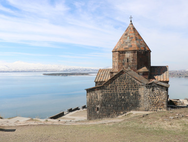 Армянские святыни и голубая жемчужина Севан – групповая экскурсия