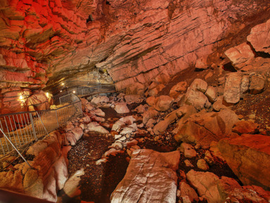 Недра Воронцовских пещер – групповая экскурсия