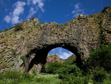 Пещера-музей Левона и деревня Бжни за 1 день – индивидуальная экскурсия