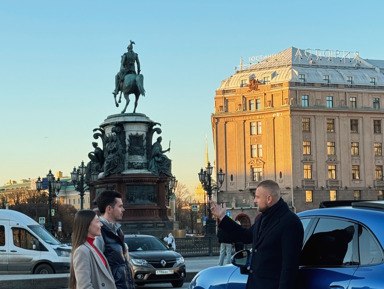 Увидеть все: от парадного Петербурга до парадных и стрит-арта на авто – индивидуальная экскурсия