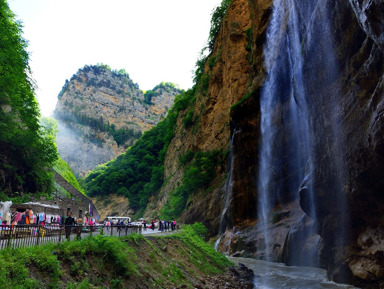 Тур в горы: Чегемские водопады с полетом на парадроме и озером Гижгит – индивидуальная экскурсия