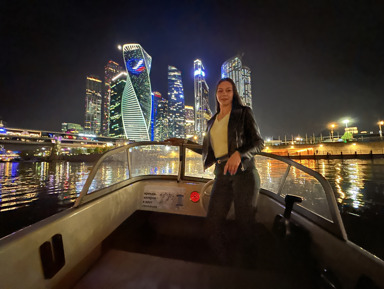 Водная прогулка по ночной Москве на катере без капитана – индивидуальная экскурсия