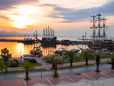 Круиз на закате на пиратской яхте Gonster из Белека – групповая экскурсия