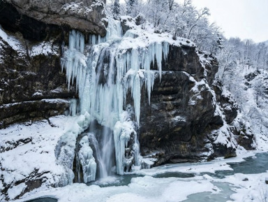 Тур Чегемские водопады с полетом на парадроме и озером Гижгит – групповая экскурсия