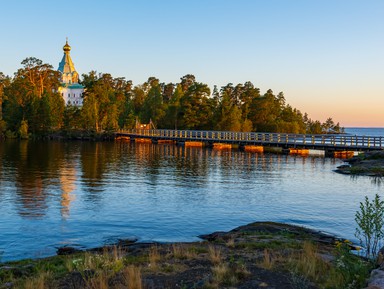 Ладожские шхеры и остров Валаам: экскурсия на катере