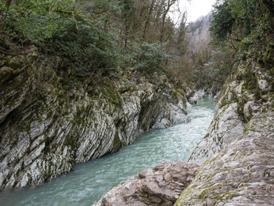 На внедорожнике по Сочи в мини-группе: ущелье и каньоны – групповая экскурсия