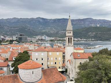 Прогулка Старым городом Будвы с бокалом вина – индивидуальная экскурсия
