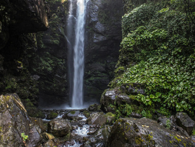 Каскад водопадов города Ткуарчал и город-призрак – групповая экскурсия