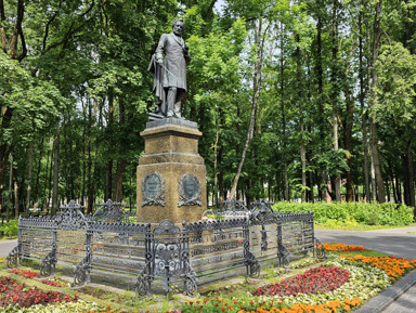 Пешеходная обзорная экскурсия «Прогулка по старому городу…»
