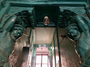 Петербург наизнанку: дворы, парадные и головокружительная панорама – групповая экскурсия