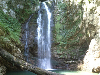 Поход на Ажекские водопады – групповая экскурсия