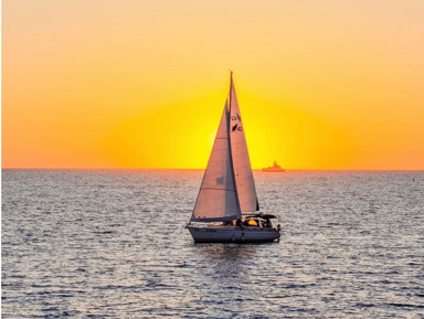 Прогулка на большой парусной яхте – групповая экскурсия