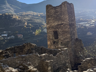 Горные сёла Кахиб и Гоор со скалой Язык Тролля – индивидуальная экскурсия