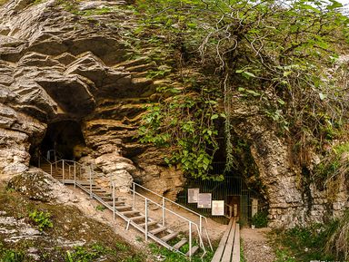 Шесть чудес Сочи за день: водопады, пещеры, древние храмы – индивидуальная экскурсия