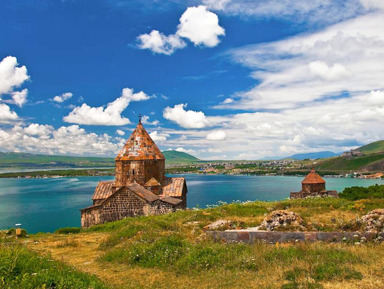 Поездка на озеро Севан и в монастырь Севанаванк – индивидуальная экскурсия