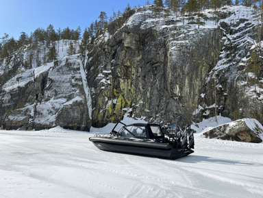 Прогулка по зимним Ладожским шхерам на аэролодке – групповая экскурсия